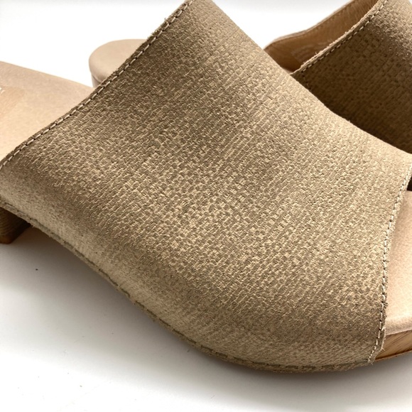 Dansko Maci Taupe Textured Beige Leather Sandals - Picture 5 of 16